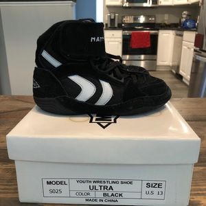 matman youth wrestling shoe model S025 Size 13